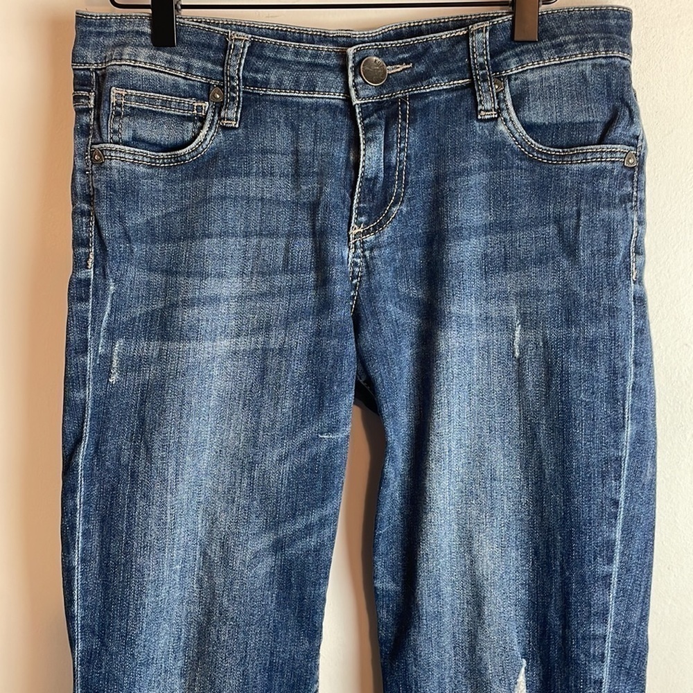 Kut From the Kloth Medium Wash Slightly Distressd Skinny Jeans 6 / 28W 30L - Picture 2 of 10